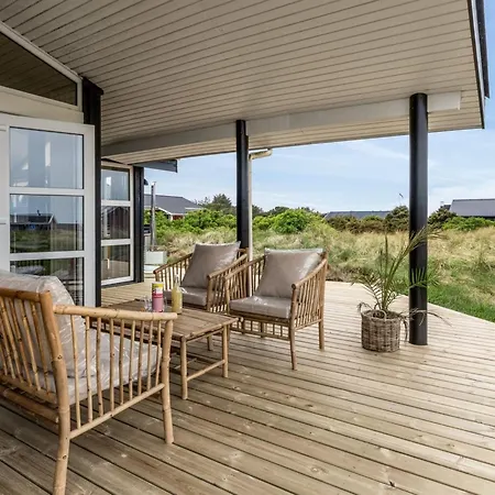 Apelone - 280m From The Sea By Interhome