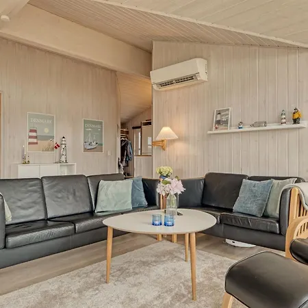 Apelone - 280m From The Sea By Interhome 펜션